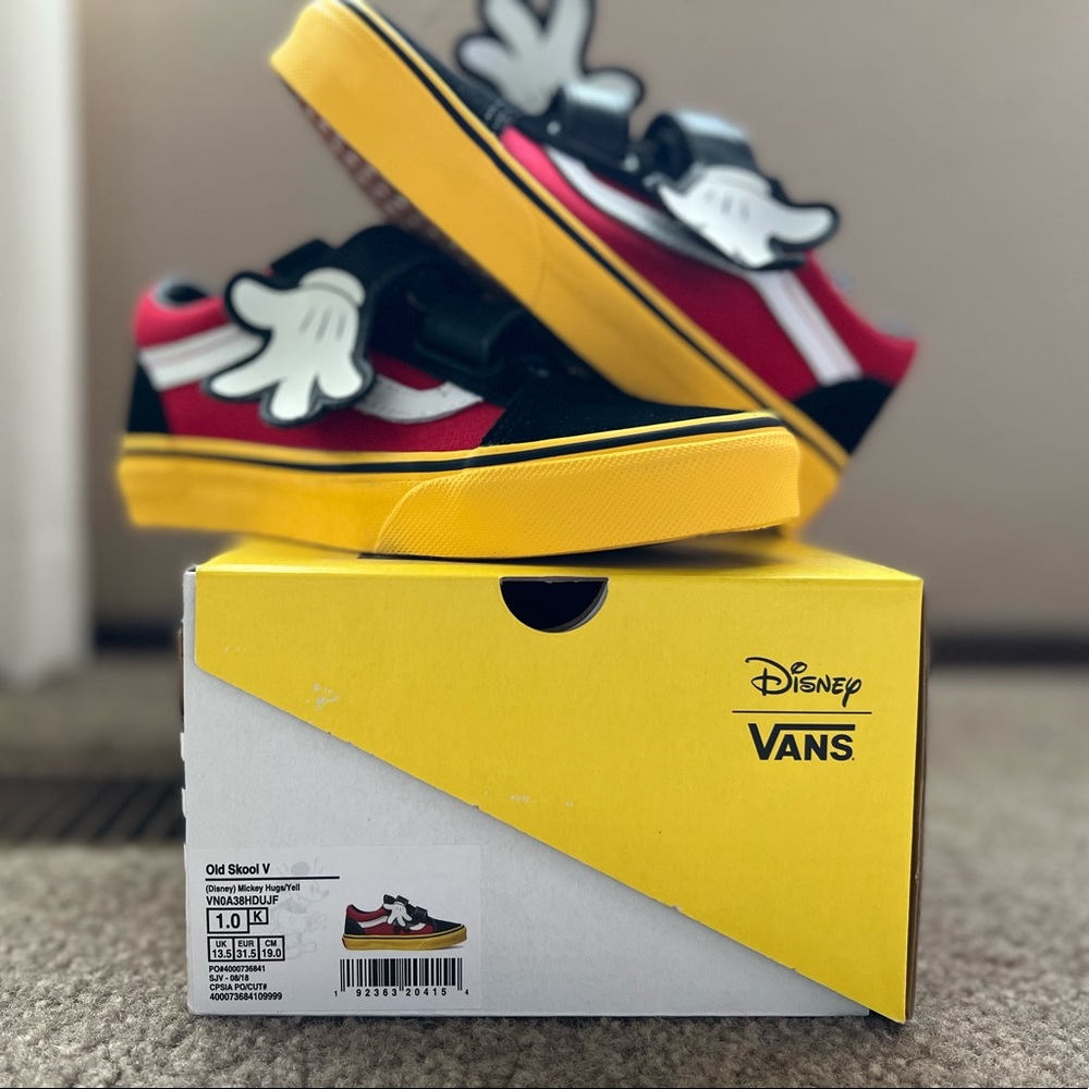 must sell item! Vans x Disney Old Skool (PS)